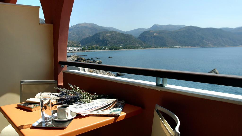 On The Rocks Hotel