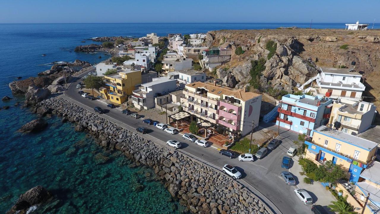 Hotel On The Rocks